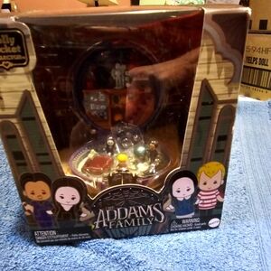 Polly Pocket Adams Family